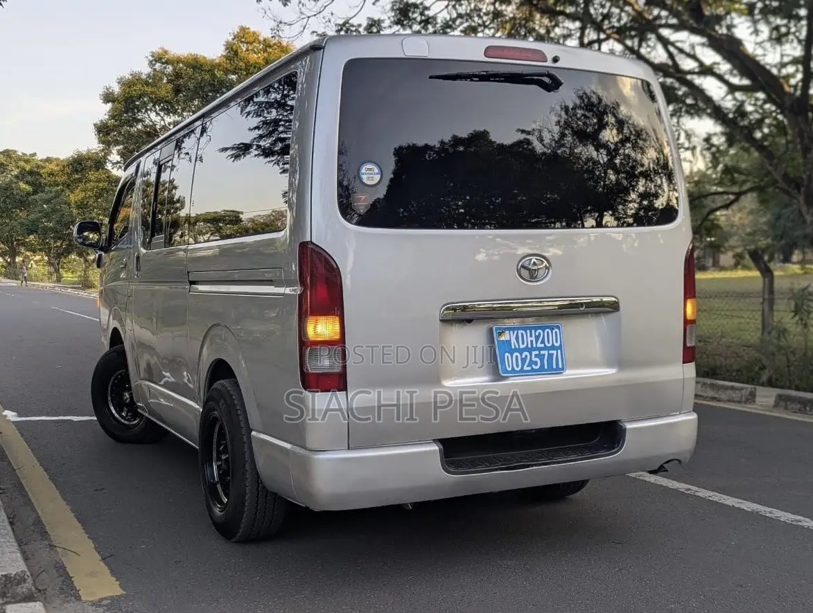 Toyota Quantum 2005 Silver