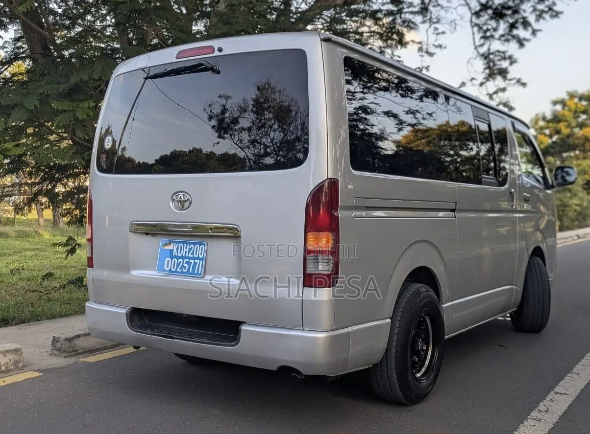 Toyota Quantum 2005 Silver