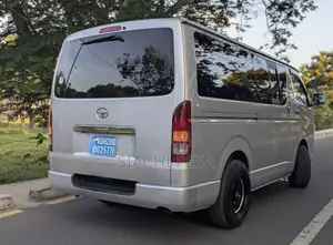 Toyota Quantum 2005 Silver