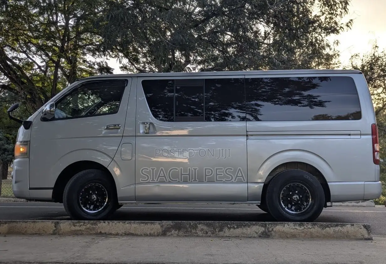 Toyota Quantum 2005 Silver