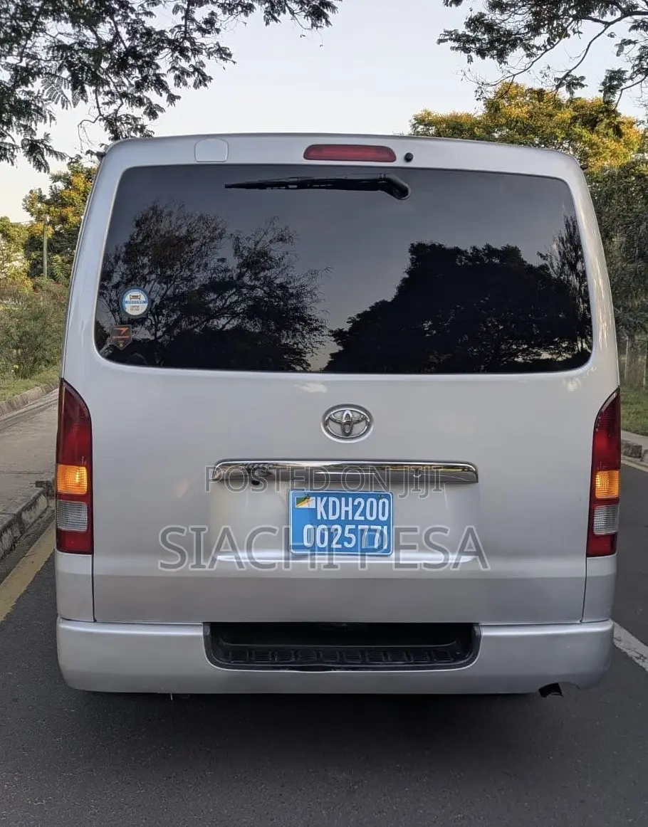 Toyota Quantum 2005 Silver