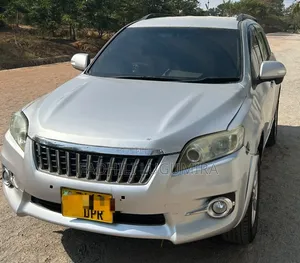 Toyota Vanguard 2004 Silver