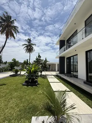 8bdrm Mansion in Kunduchi for sale