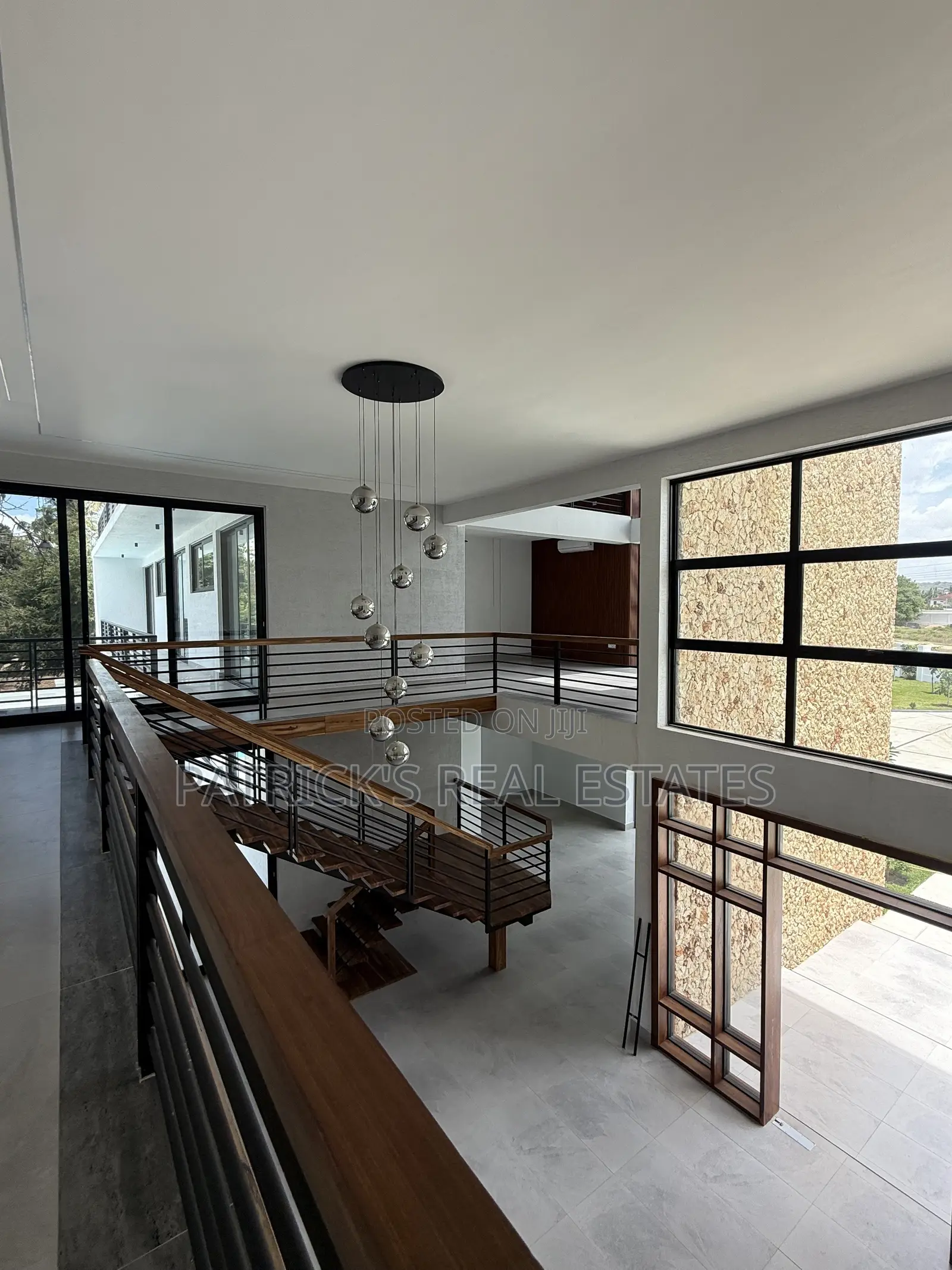 8bdrm Mansion in Kunduchi for sale