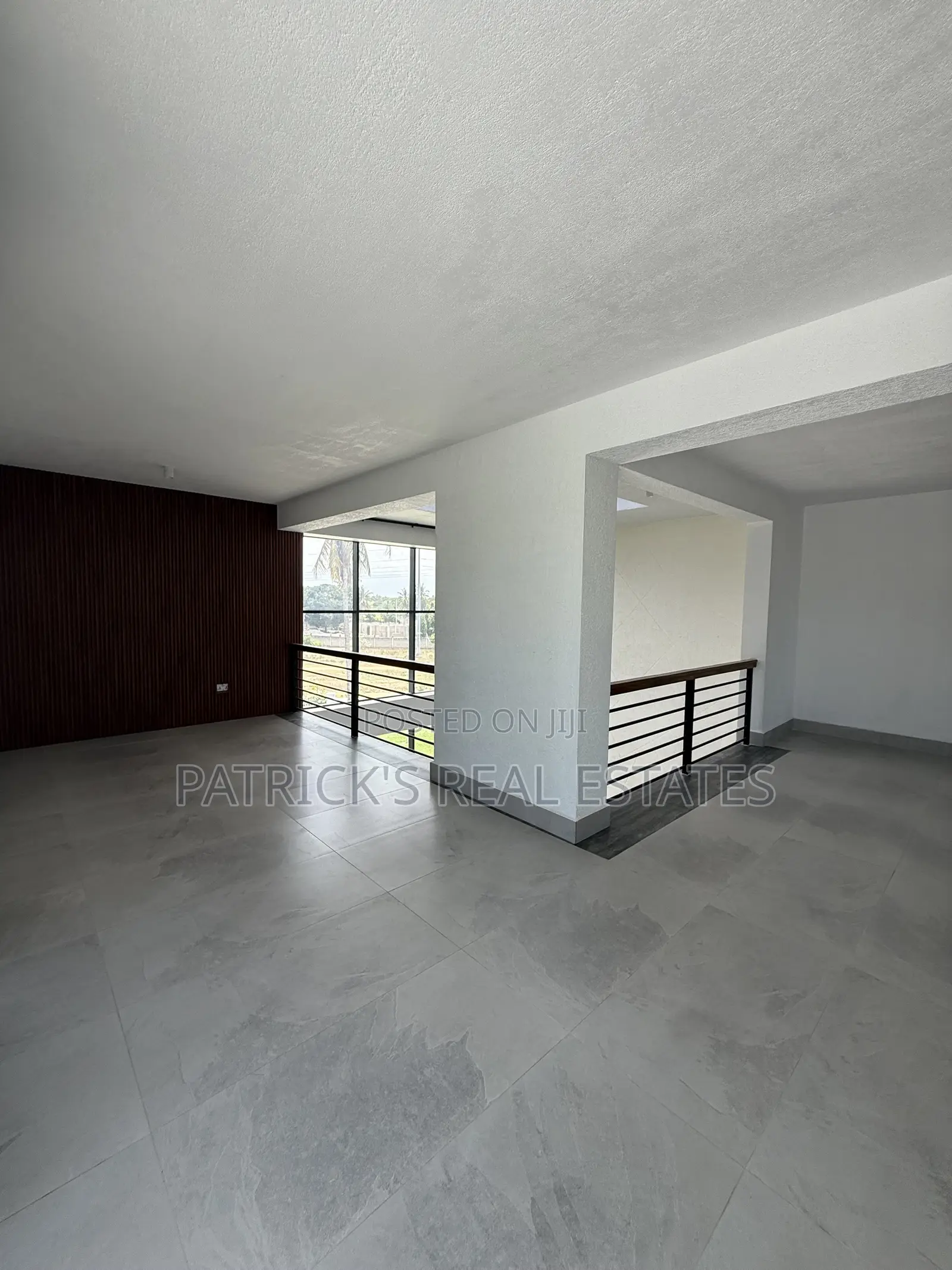 8bdrm Mansion in Kunduchi for sale