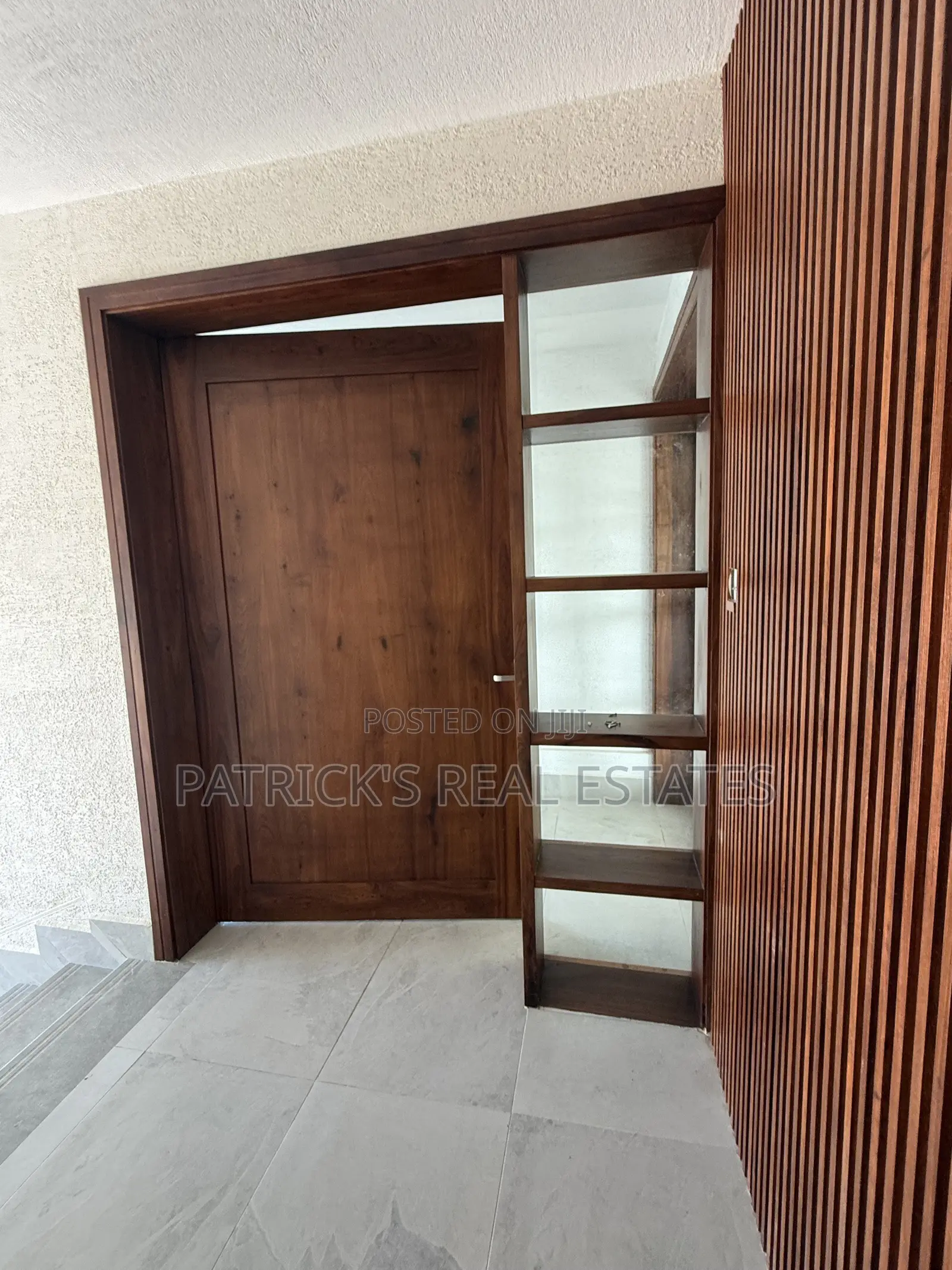 8bdrm Mansion in Kunduchi for sale