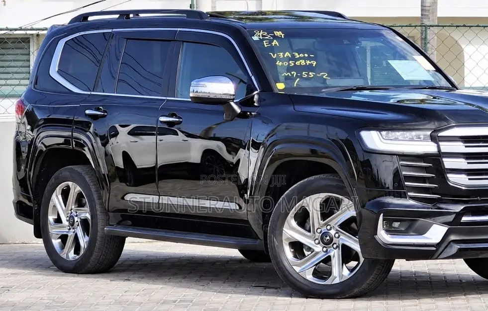 Toyota Land Cruiser 2023 Matt Black