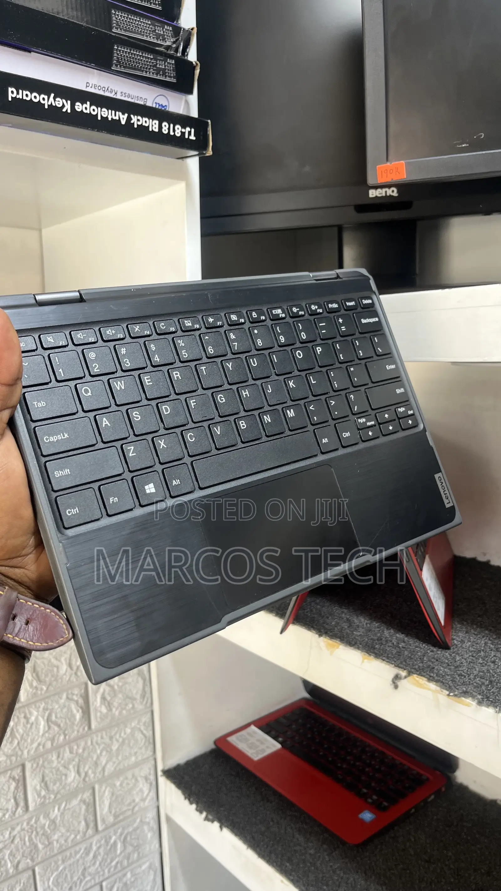 Laptop Lenovo 300e 4GB Intel SSD 128GB
