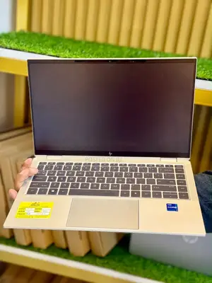 Laptop HP EliteBook 1040 G8 16GB Intel Core i7 SSD 512GB