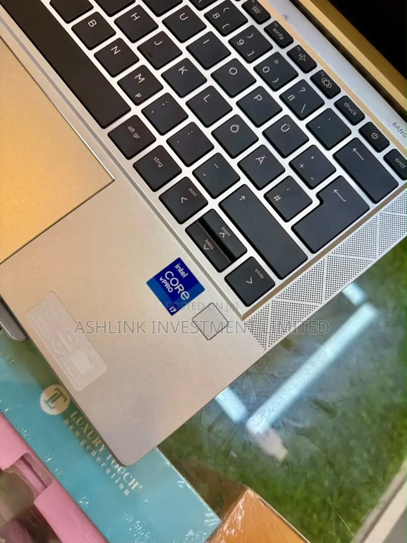 Laptop HP EliteBook 830 G8 16GB Intel Core i7 SSD 512GB