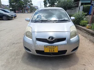 Toyota Vitz 2007 Silver