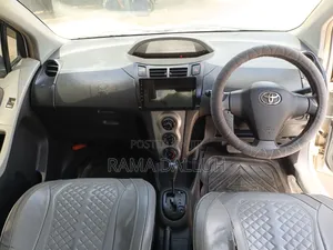Toyota Vitz 2007 Silver