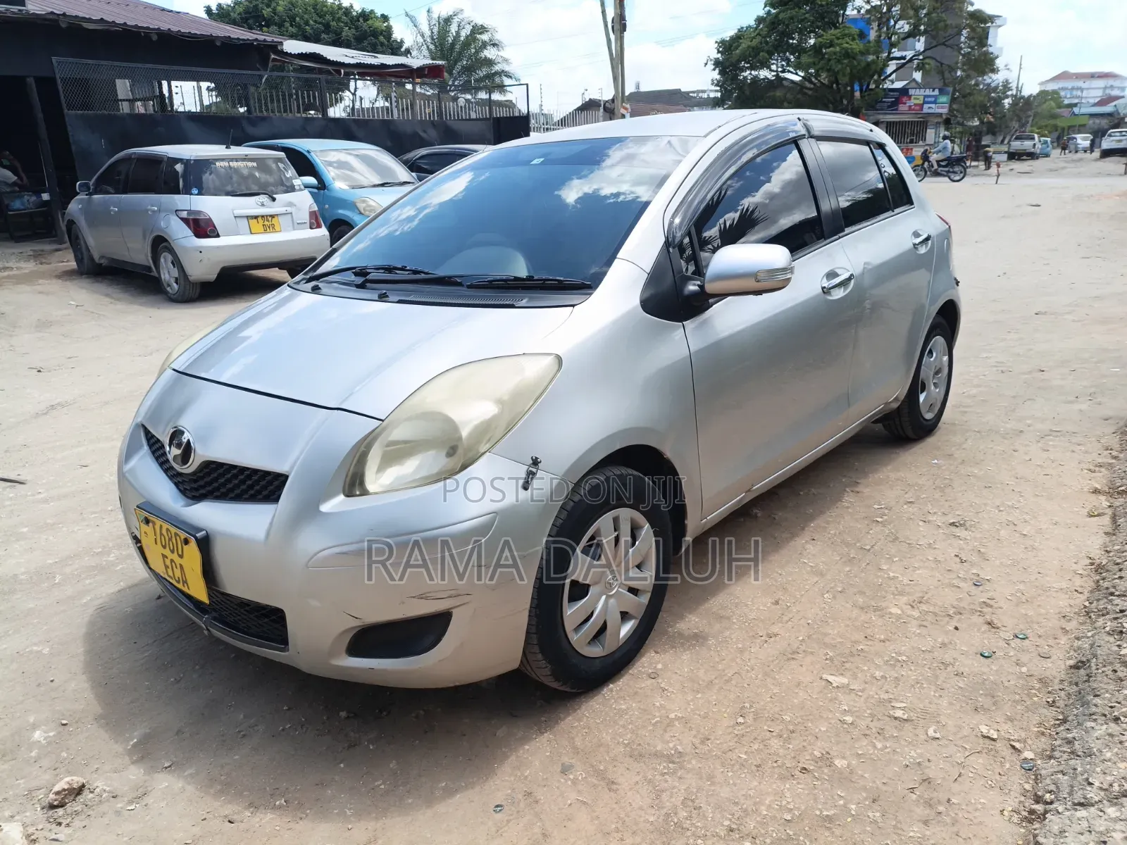 Toyota Vitz 2007 Silver