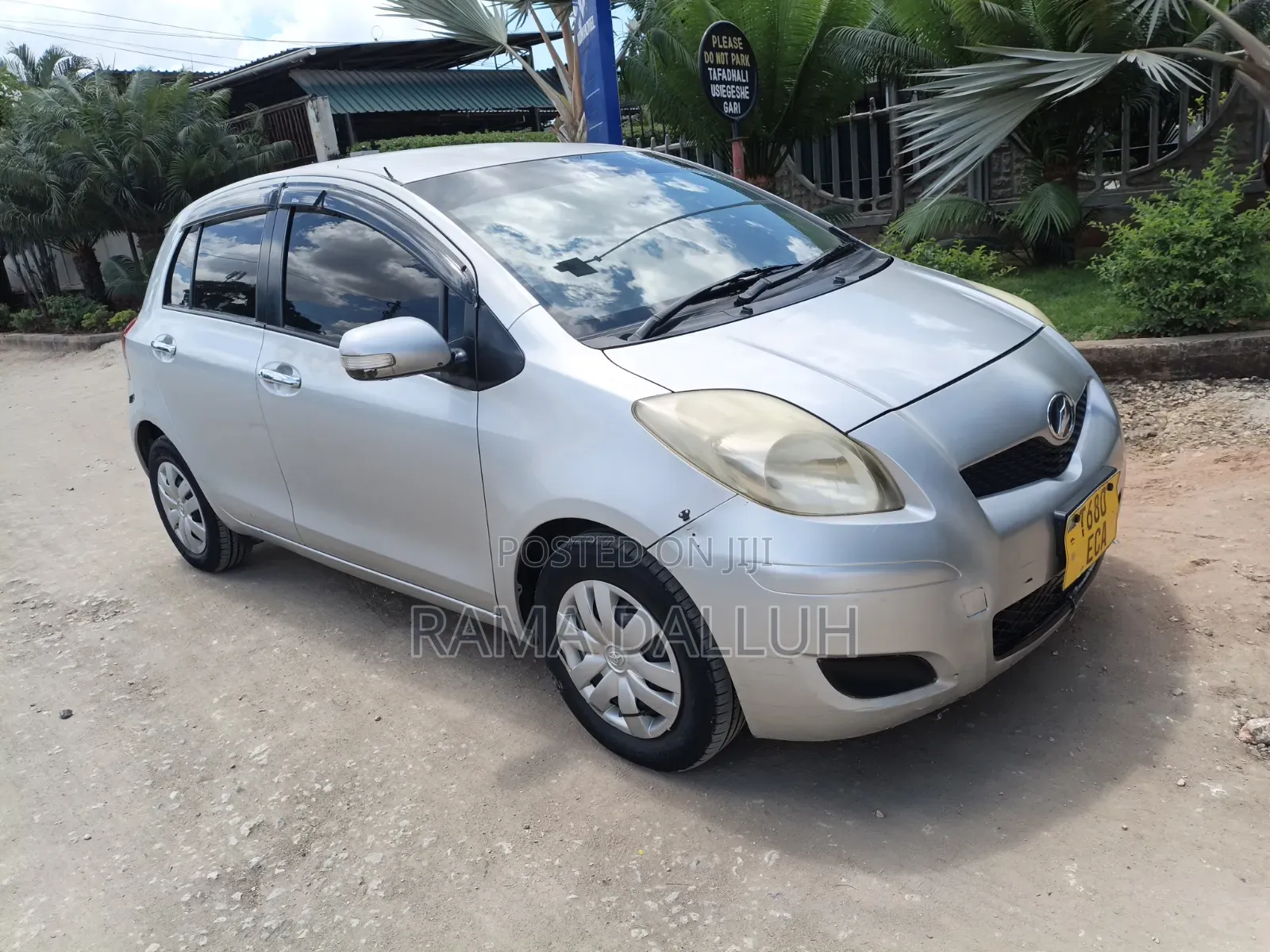 Toyota Vitz 2007 Silver