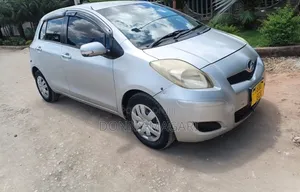 Toyota Vitz 2006 Silver
