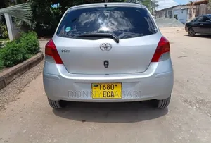 Toyota Vitz 2006 Silver