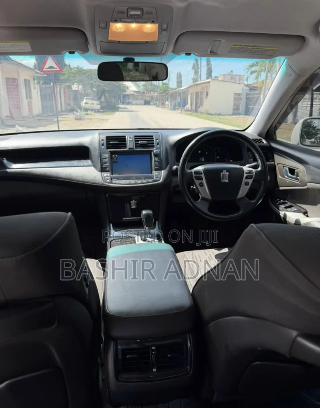Toyota Crown 2011 White