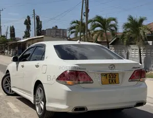 Toyota Crown 2011 White