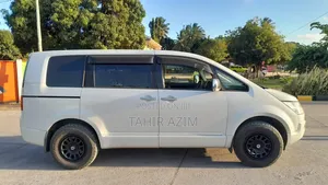 Mitsubishi Delica 2009 Pearl