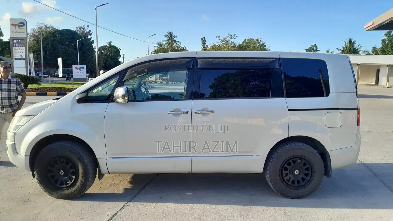 Mitsubishi Delica 2009 Pearl