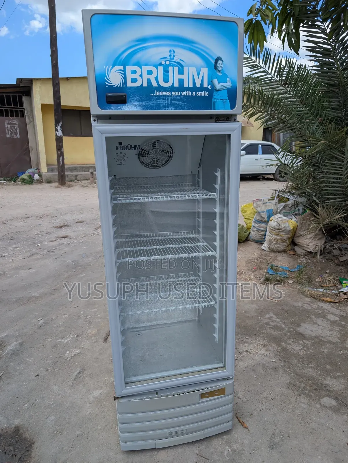 BRUHM DISPLAY Friji // 279L //
