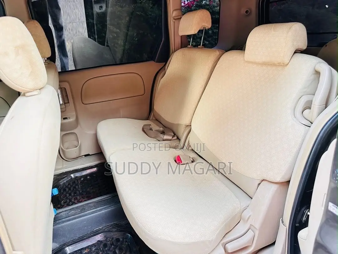 Toyota Sienta 2005 Gray