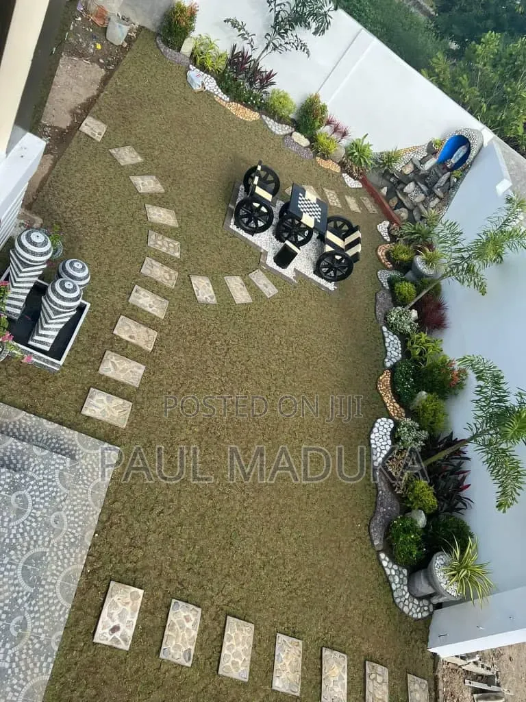Karibu Kwa Huduma Ya Ujenzi,land Scaping,upakaji Rangi Na Uezekaji