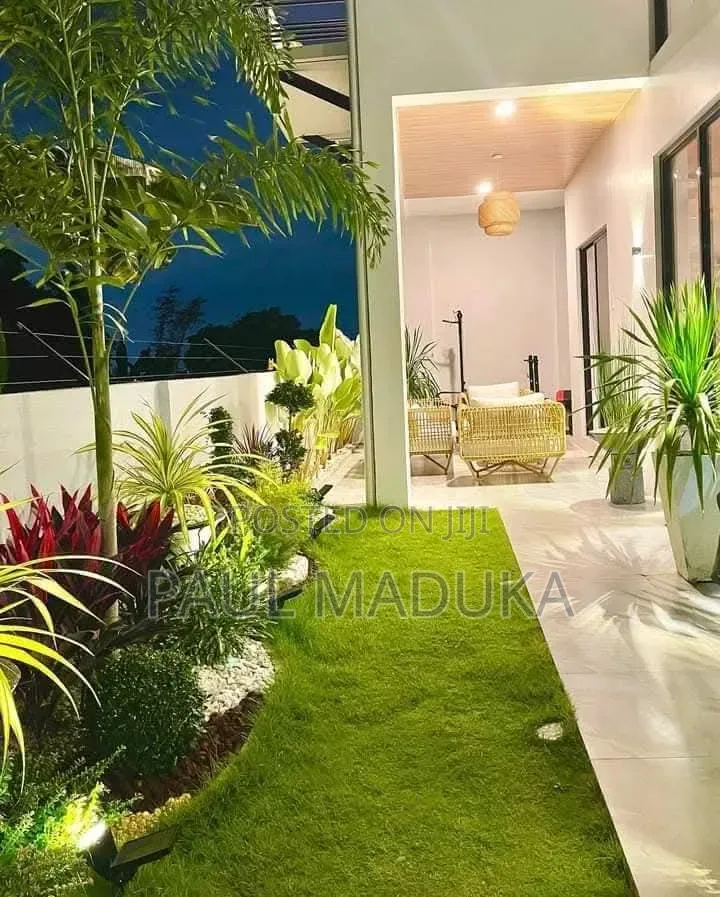 Karibu Kwa Huduma Ya Ujenzi,land Scaping,upakaji Rangi Na Uezekaji