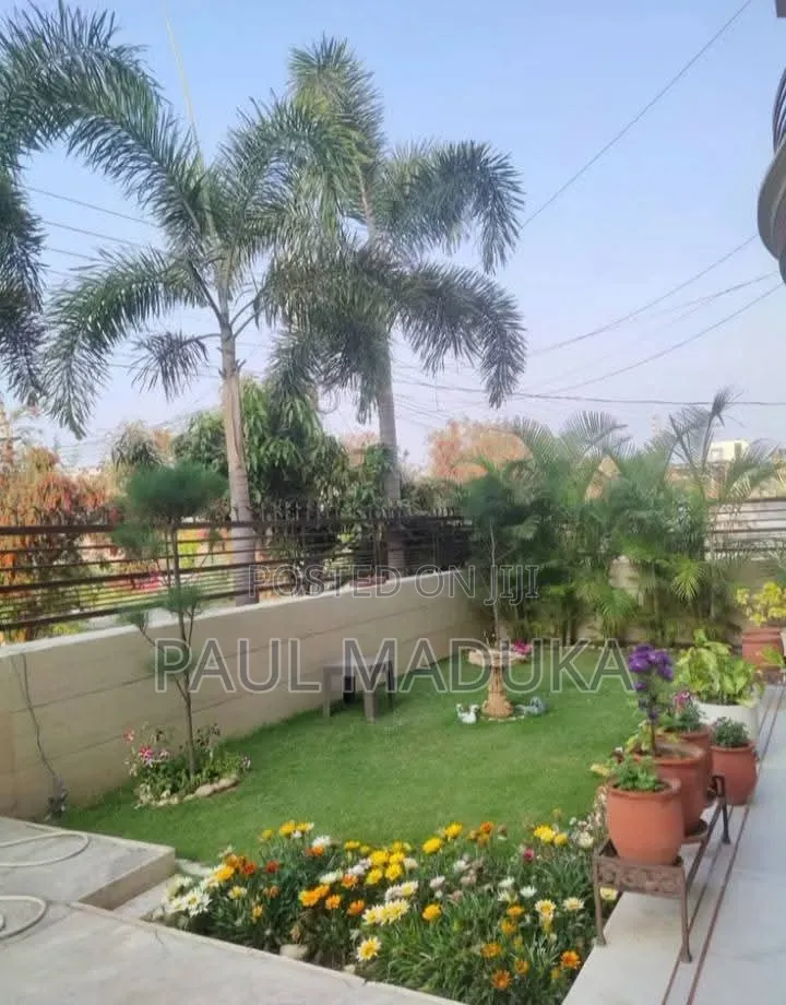 Karibu Kwa Huduma Ya Ujenzi,land Scaping,upakaji Rangi Na Uezekaji