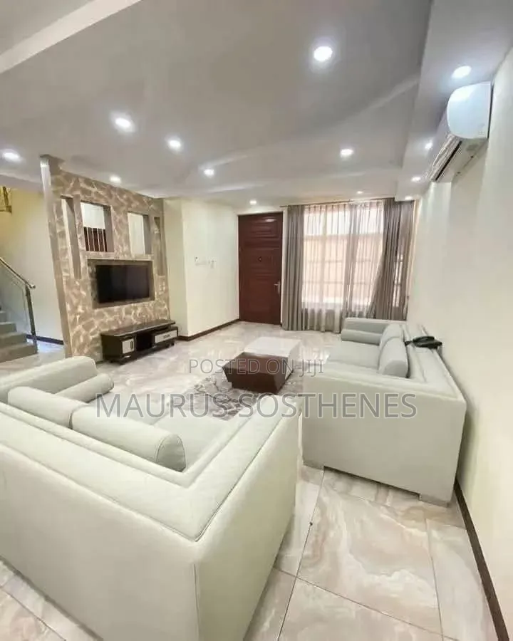 Furnished 3bdrm Villa in Ada Estate for rent