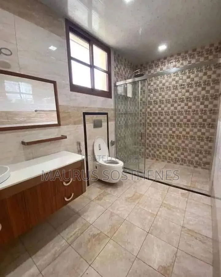 Furnished 3bdrm Villa in Ada Estate for rent