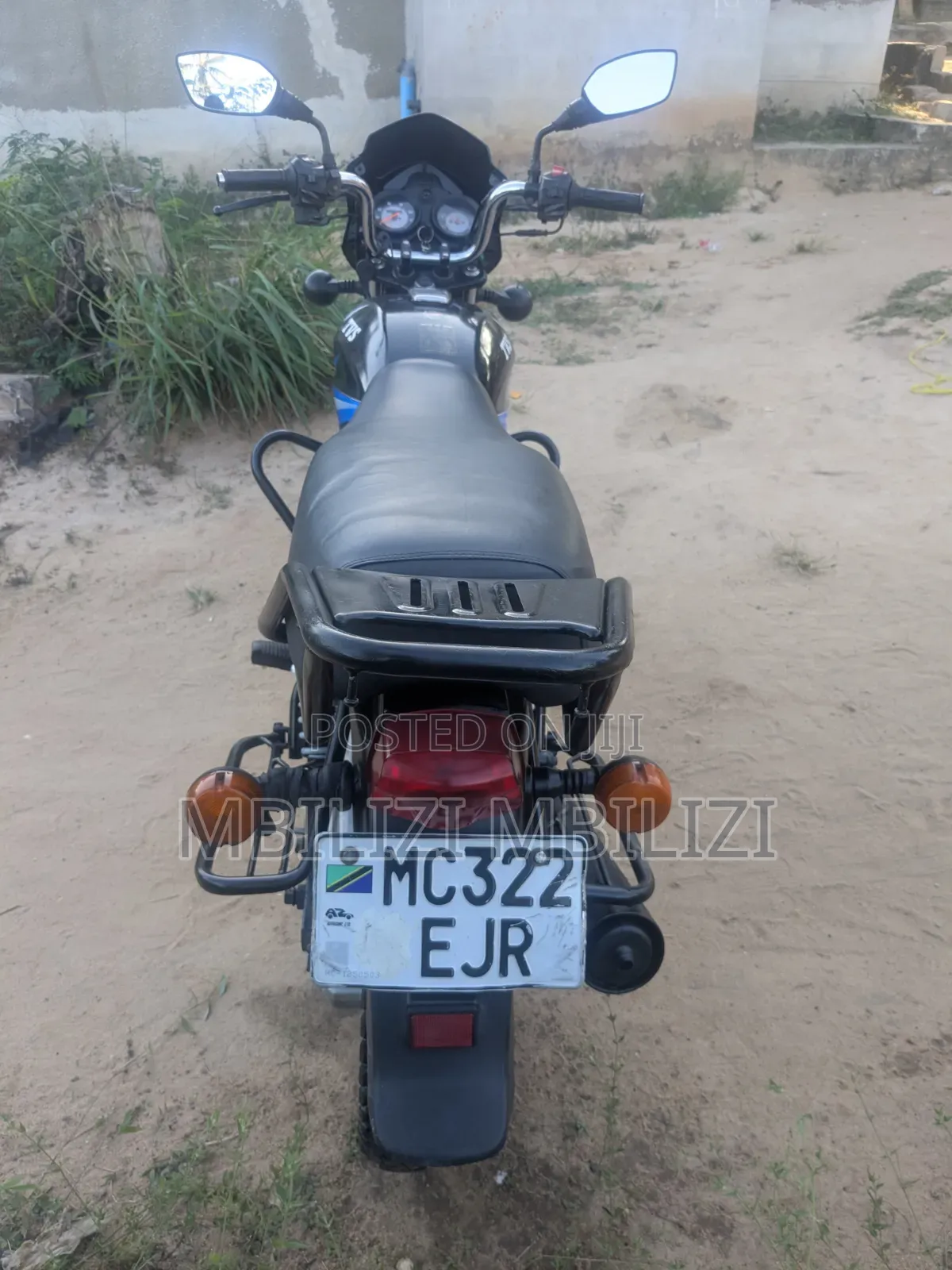 TVS HLX 125 2025 Black