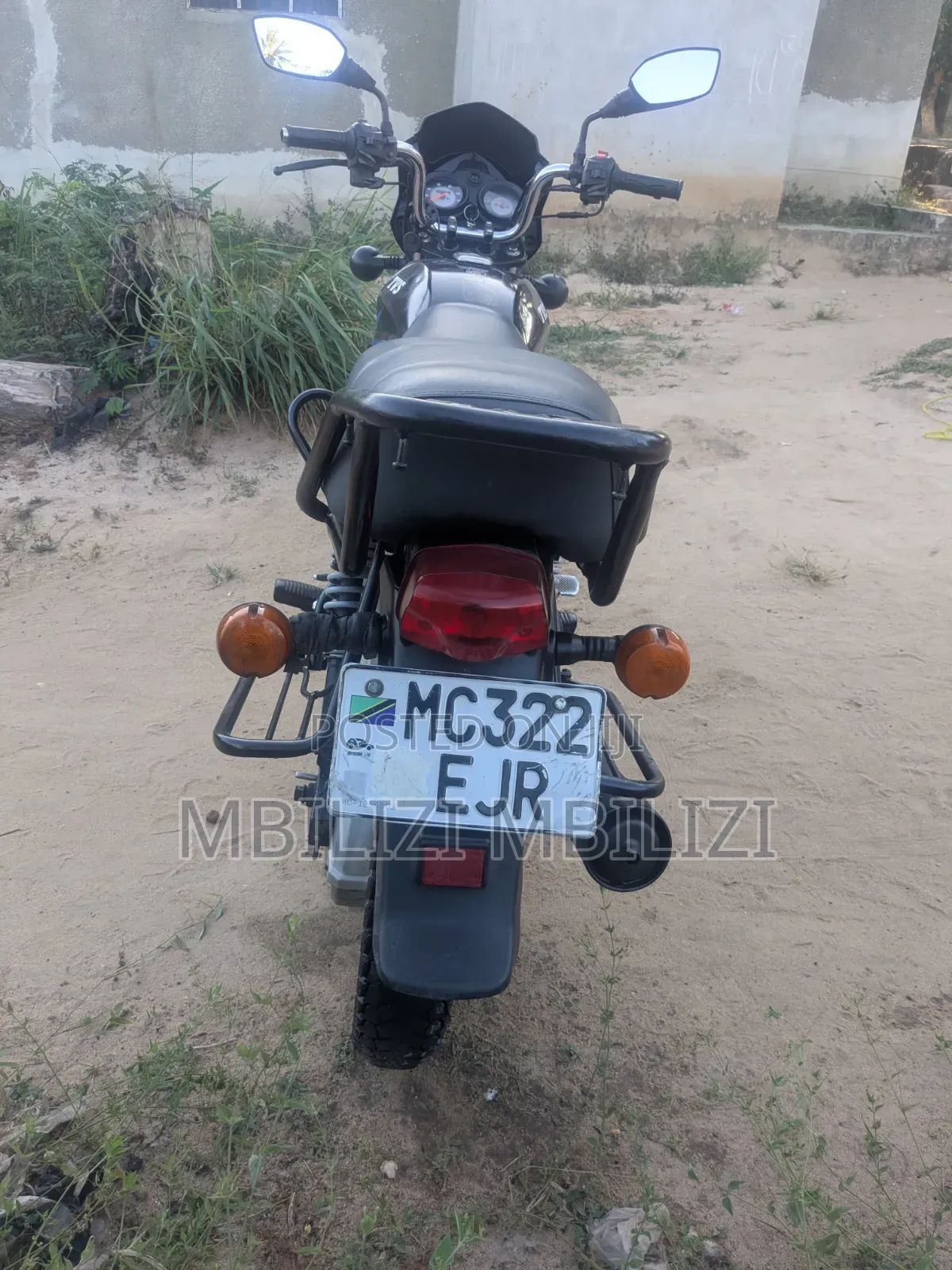 TVS HLX 125 2025 Black