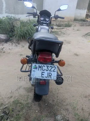 TVS HLX 125 2025 Black
