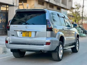 Toyota Land Cruiser Prado 2005 Silver