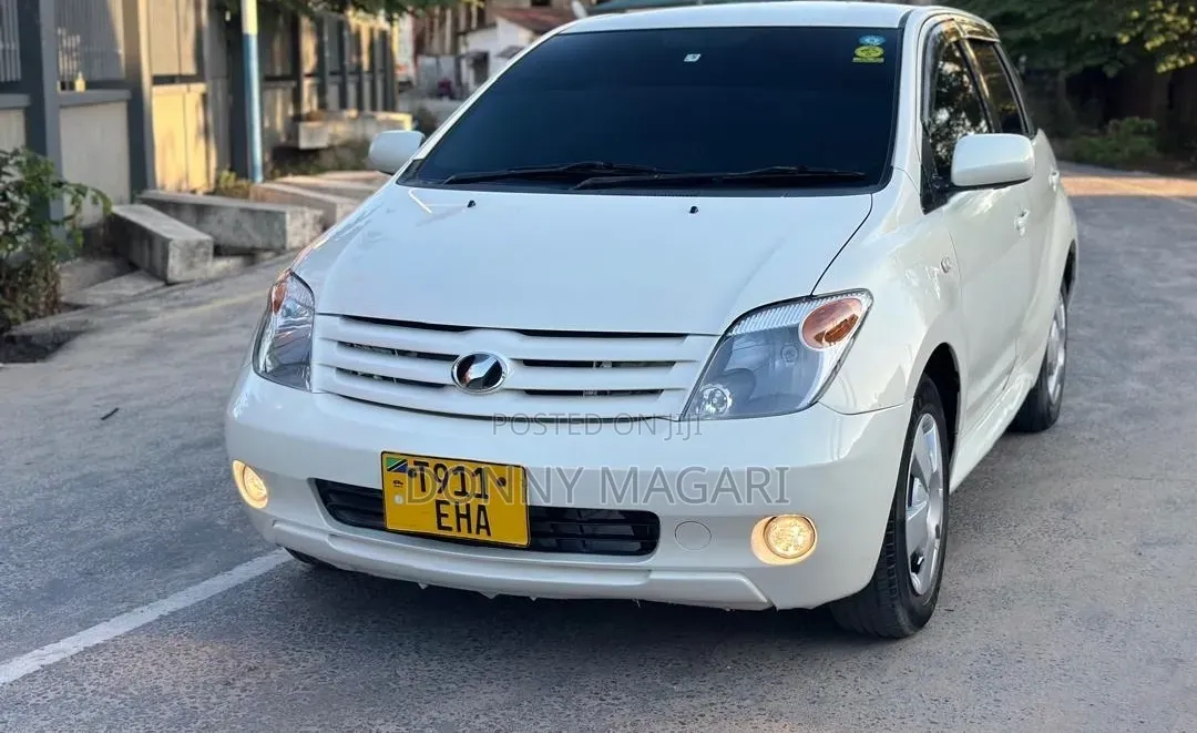 Toyota IST 2006 White