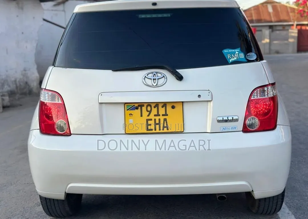 Toyota IST 2006 White