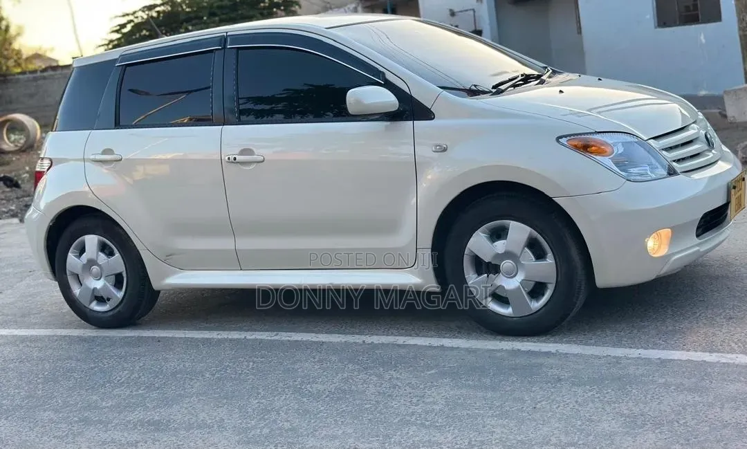 Toyota IST 2006 White