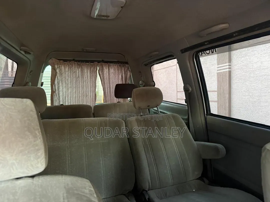 Toyota Noah 2001 White