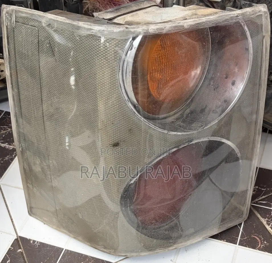 Range Rover Vogue L322 Rear Light