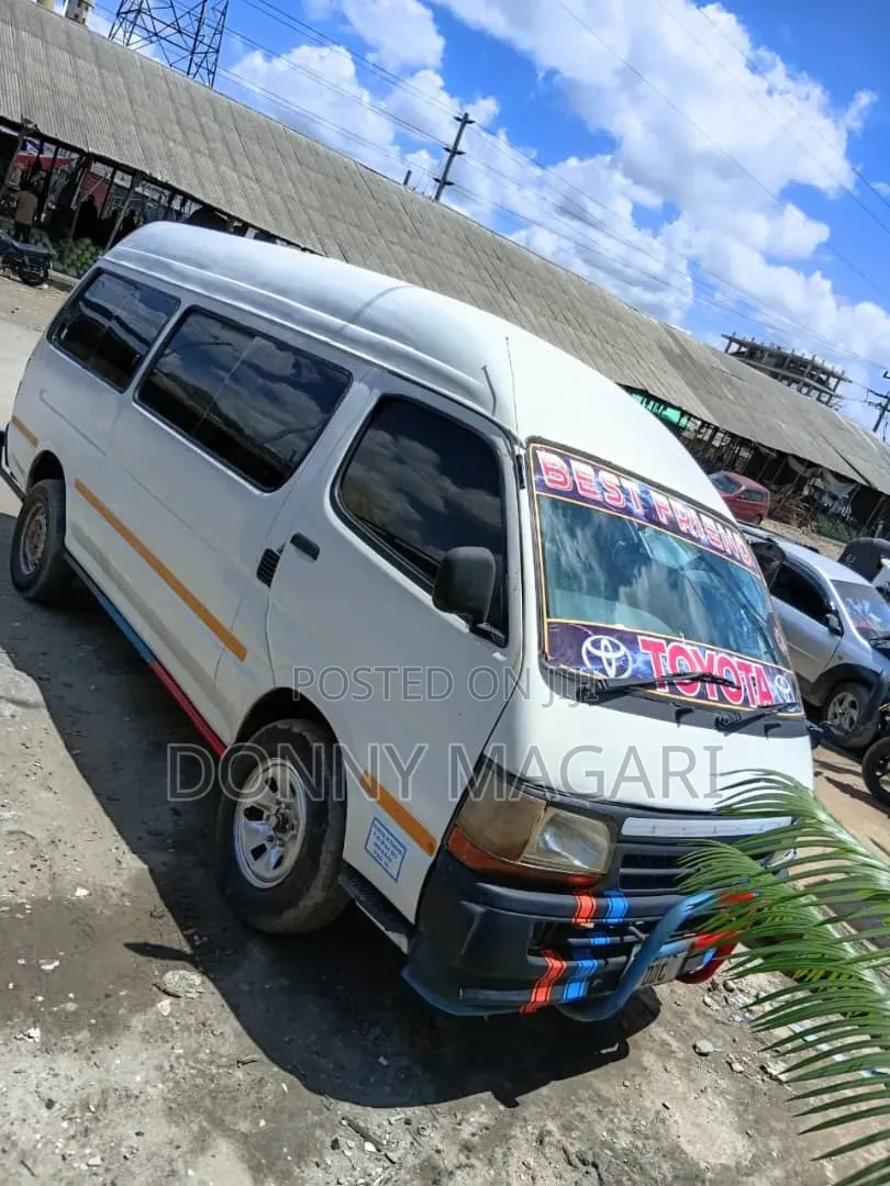 Toyota HiAce 2005 Silver