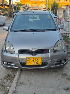 Toyota Vitz 2004 Gray