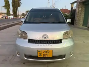 Toyota Porte 2006 Silver