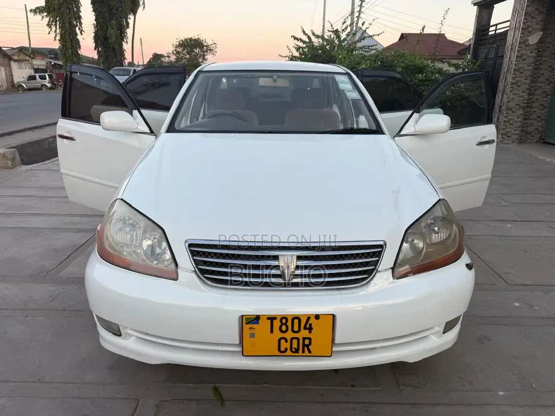 Toyota Mark II 2004 White