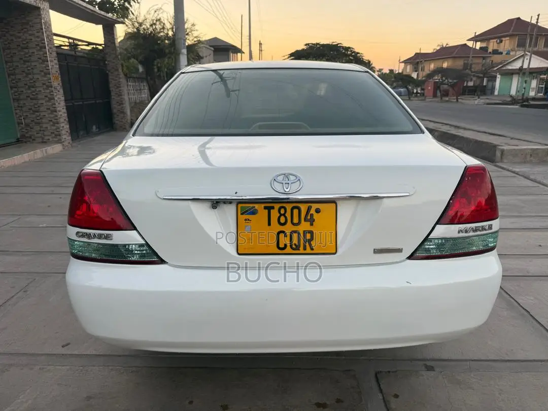 Toyota Mark II 2004 White