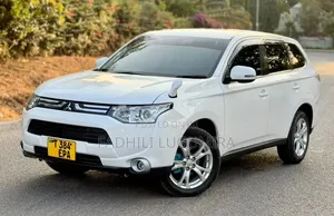 Mitsubishi Outlander 2015 White