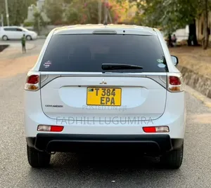 Mitsubishi Outlander 2015 White