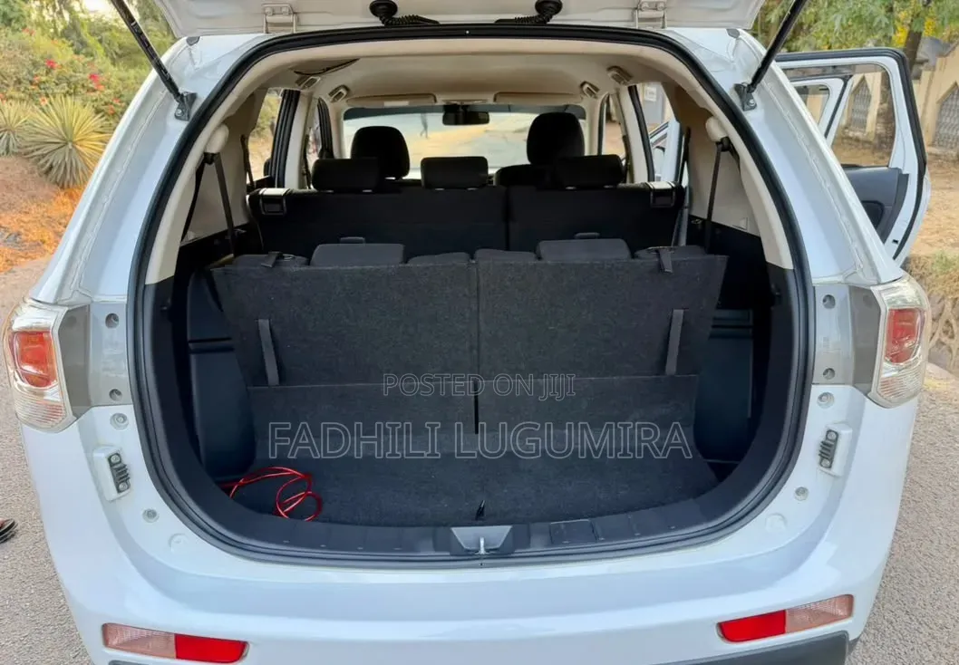 Mitsubishi Outlander 2015 White