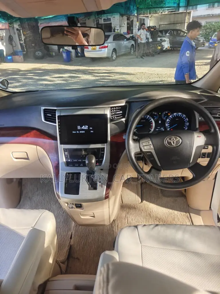 Toyota Alphard 2011 White