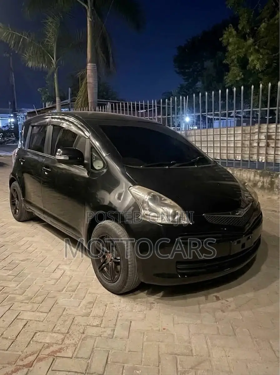 Toyota Ractis 2009 Black
